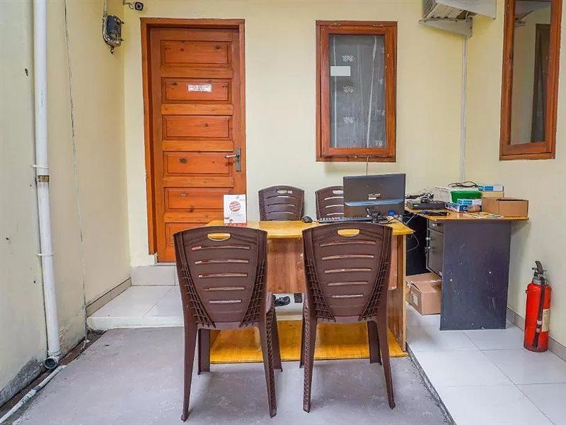 Hotel Oyo 2401 Ardini Syariah 2*