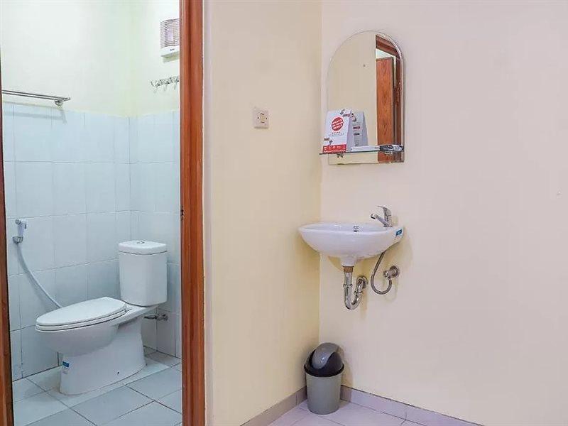 Hotel Oyo 2401 Ardini Syariah 2*